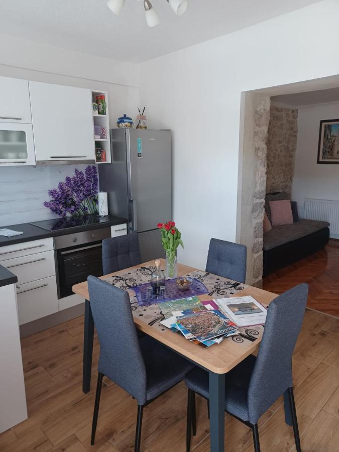 Apartment Karla Snb Lozovac Eksteriør bilde