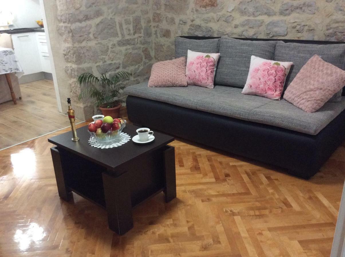 Apartment Karla Snb Lozovac Eksteriør bilde
