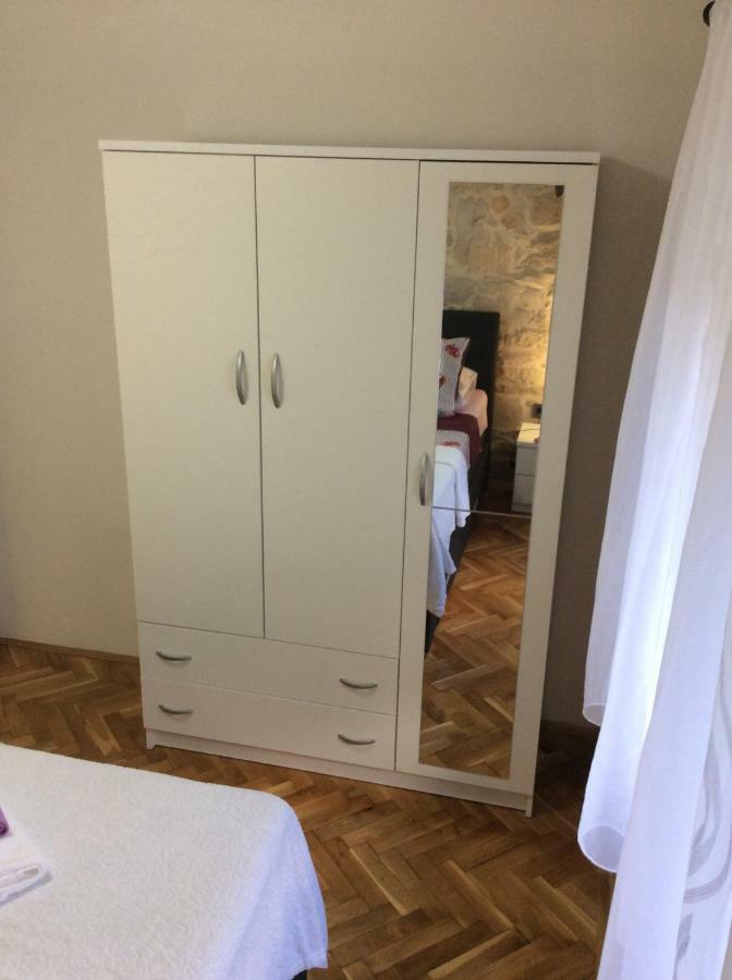Apartment Karla Snb Lozovac Eksteriør bilde